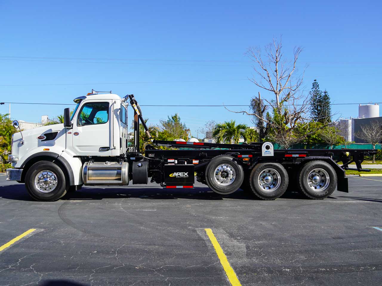 New Peterbilt Galfab Roll Off Truck for Sale New Peterbilt Galfab Roll Off Truck for Sale