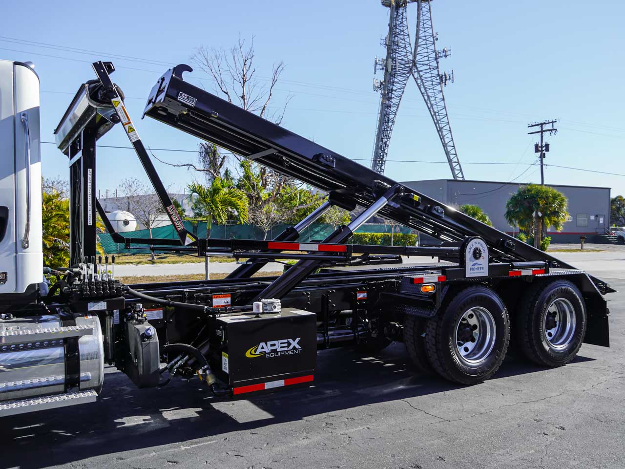 Galfab Roll Off Truck for Sale Galfab Roll Off Truck for Sale