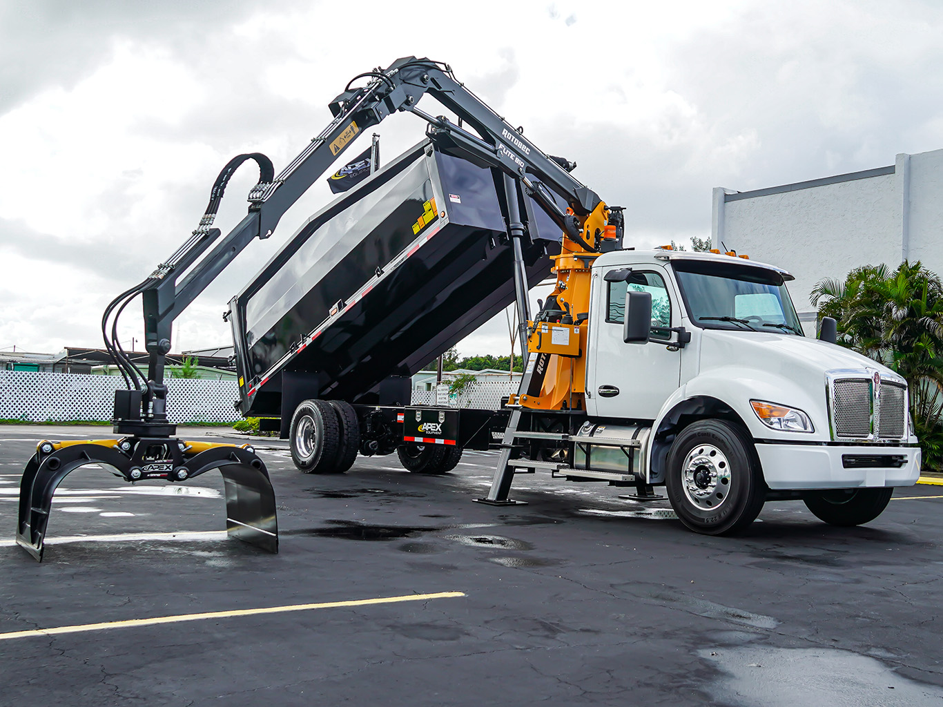 2026 KENWORTH T380 GRAPPLE TRUCK FOR SALE 2026 KENWORTH T380 GRAPPLE TRUCK FOR SALE - image 1 of 6