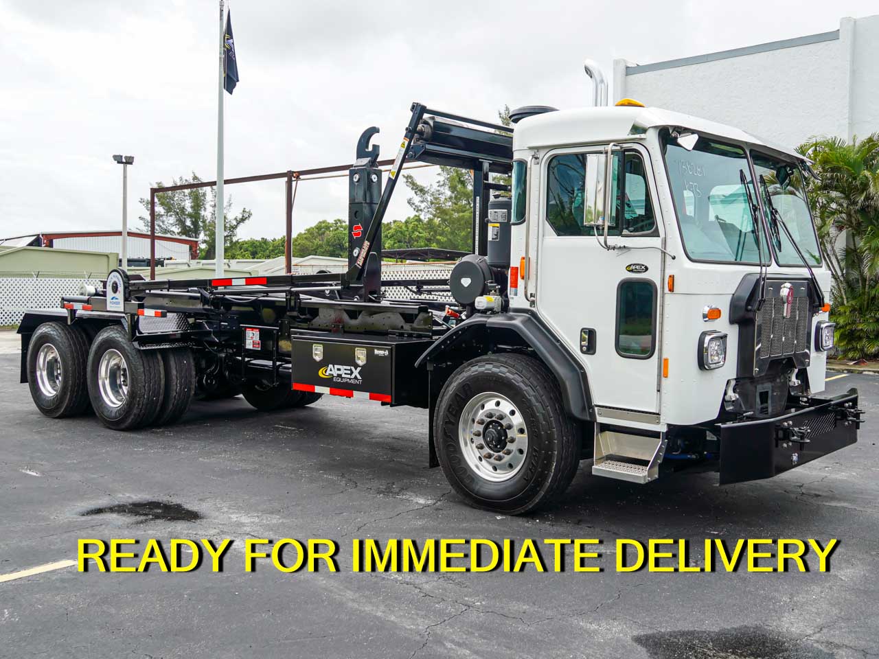 2025 KENWORTH L770 HOOKLIFT TRUCK FOR SALE 2025 KENWORTH L770 HOOKLIFT TRUCK FOR SALE - image 1 of 6
