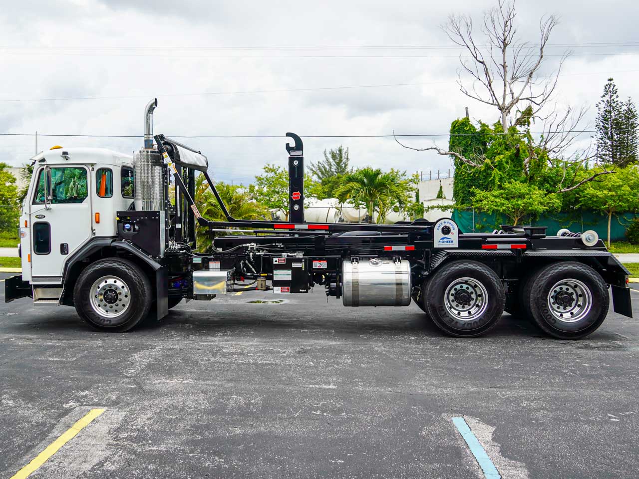 2025 KENWORTH L770 HOOKLIFT TRUCK FOR SALE 2025 KENWORTH L770 HOOKLIFT TRUCK FOR SALE - image 6 of 6
