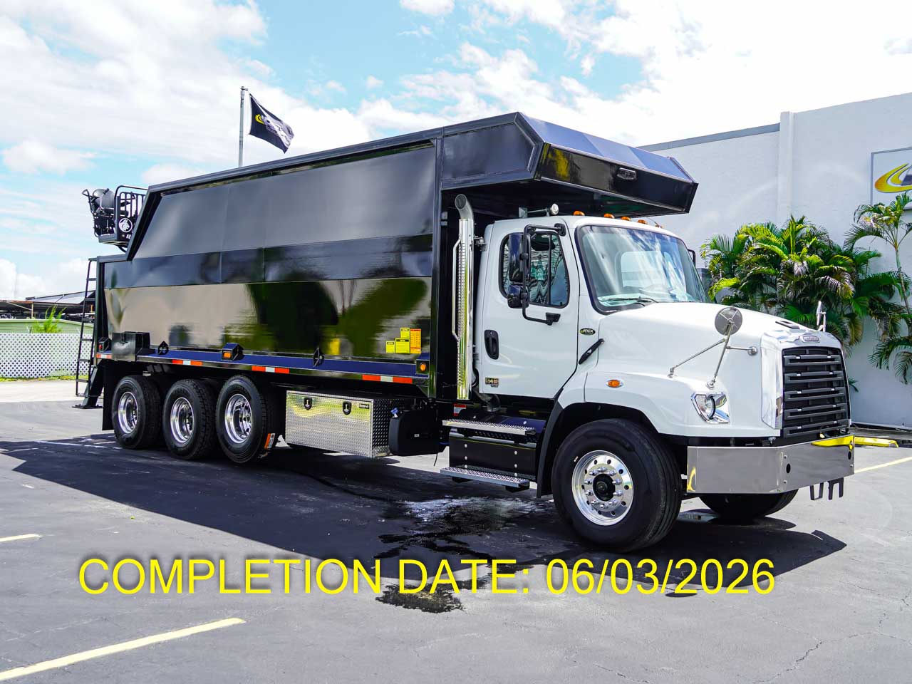2027 FREIGHTLINER 114SD GRAPPLE TRUCK 2027 FREIGHTLINER 114SD GRAPPLE TRUCK - image 1 of 6