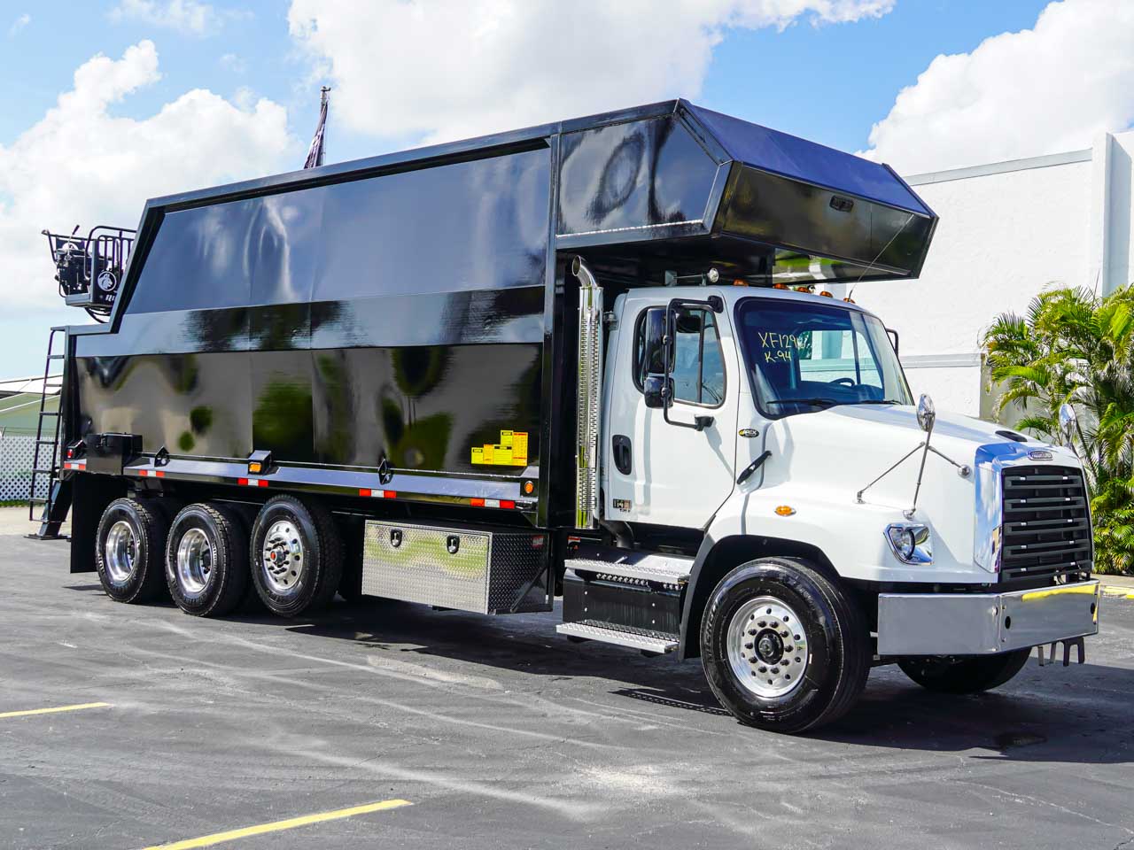 2027 FREIGHTLINER 114SD GRAPPLE TRUCK 2027 FREIGHTLINER 114SD GRAPPLE TRUCK - image 1 of 6