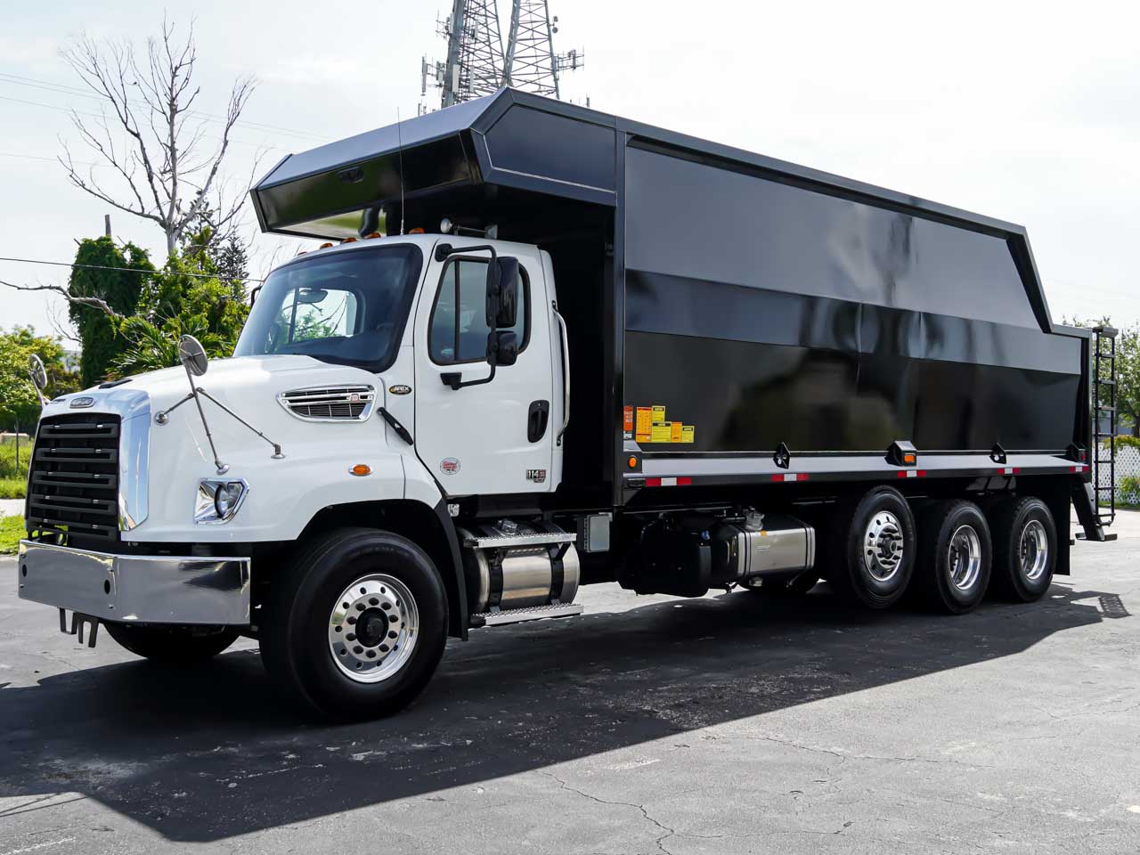2027 FREIGHTLINER 114SD GRAPPLE TRUCK 2027 FREIGHTLINER 114SD GRAPPLE TRUCK - image 3 of 6