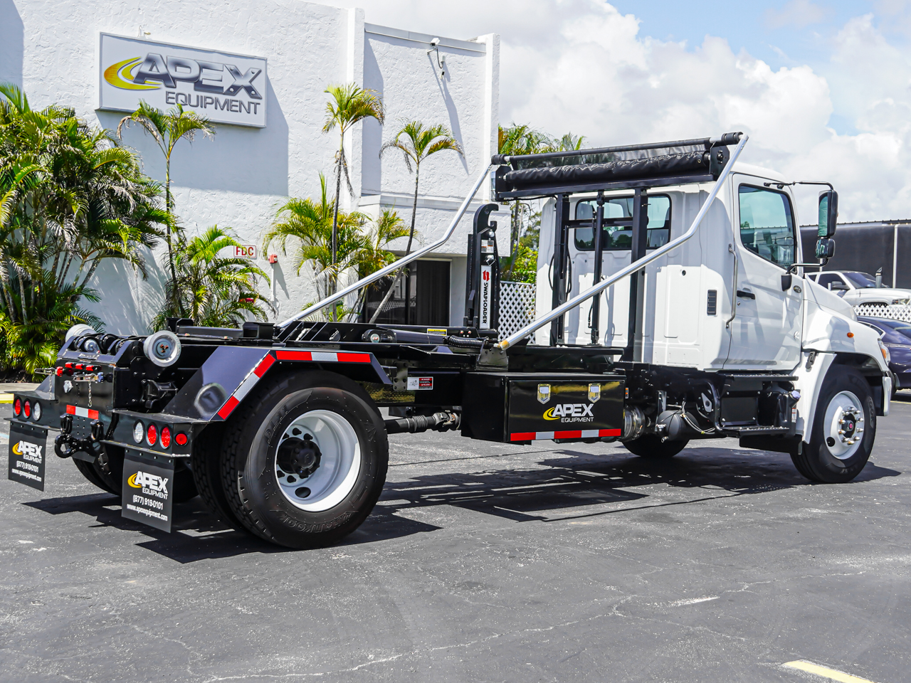 Hino L7 Swaploader Hooklift Truck for Sale Hino L7 Swaploader Hooklift Truck for Sale