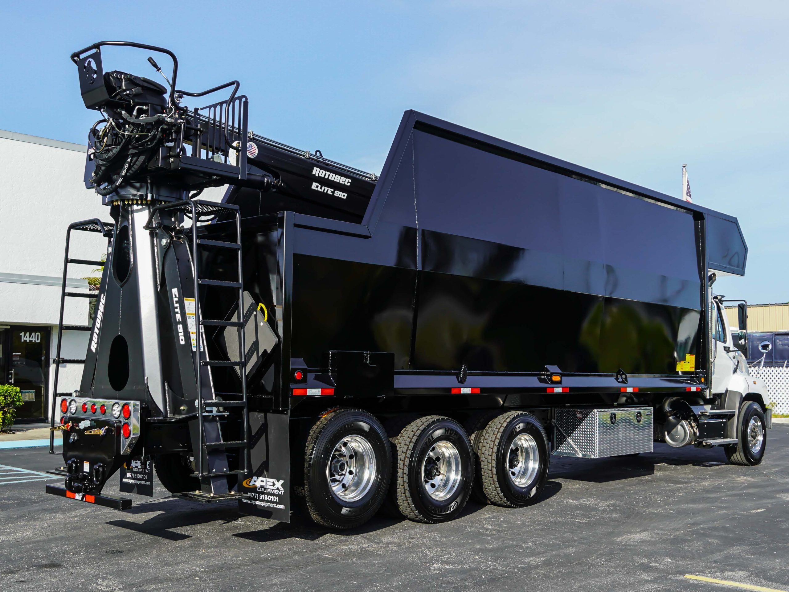 2027 FREIGHTLINER 114SD GRAPPLE TRUCK 2027 FREIGHTLINER 114SD GRAPPLE TRUCK - image 3 of 6
