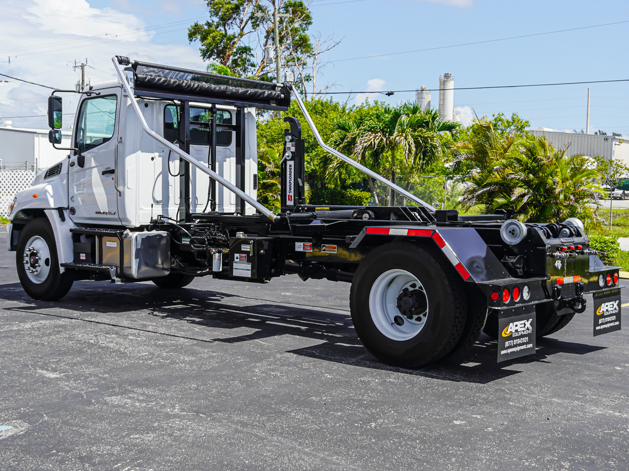 Swaploader Hooklift Truck for Sale Swaploader Hooklift Truck for Sale
