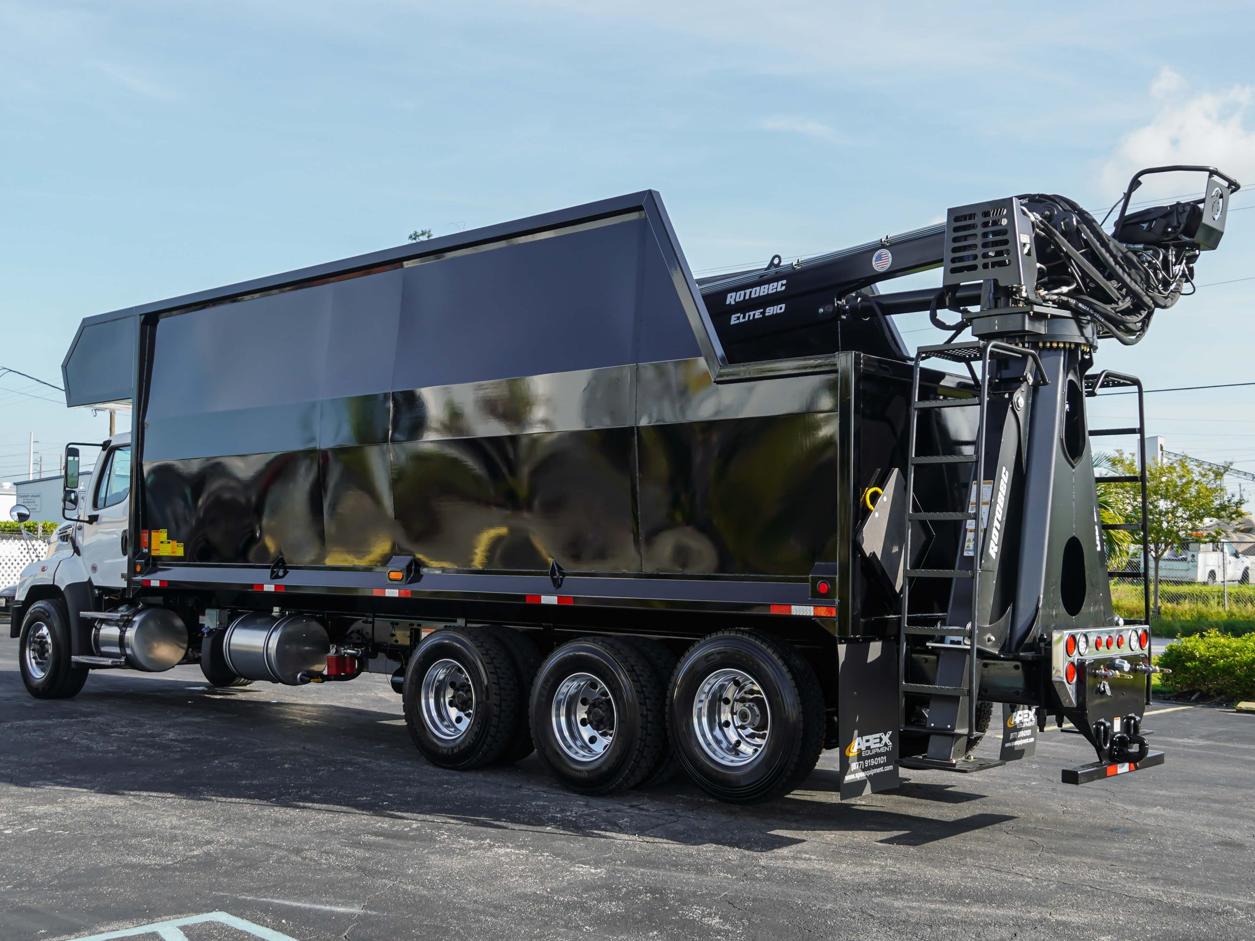 2027 FREIGHTLINER 114SD GRAPPLE TRUCK 2027 FREIGHTLINER 114SD GRAPPLE TRUCK - image 4 of 6