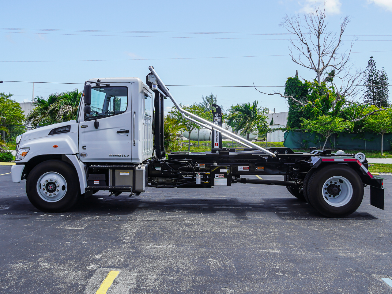 2026 Hino L7 Hooklift Truck for Sale 2026 Hino L7 Hooklift Truck for Sale