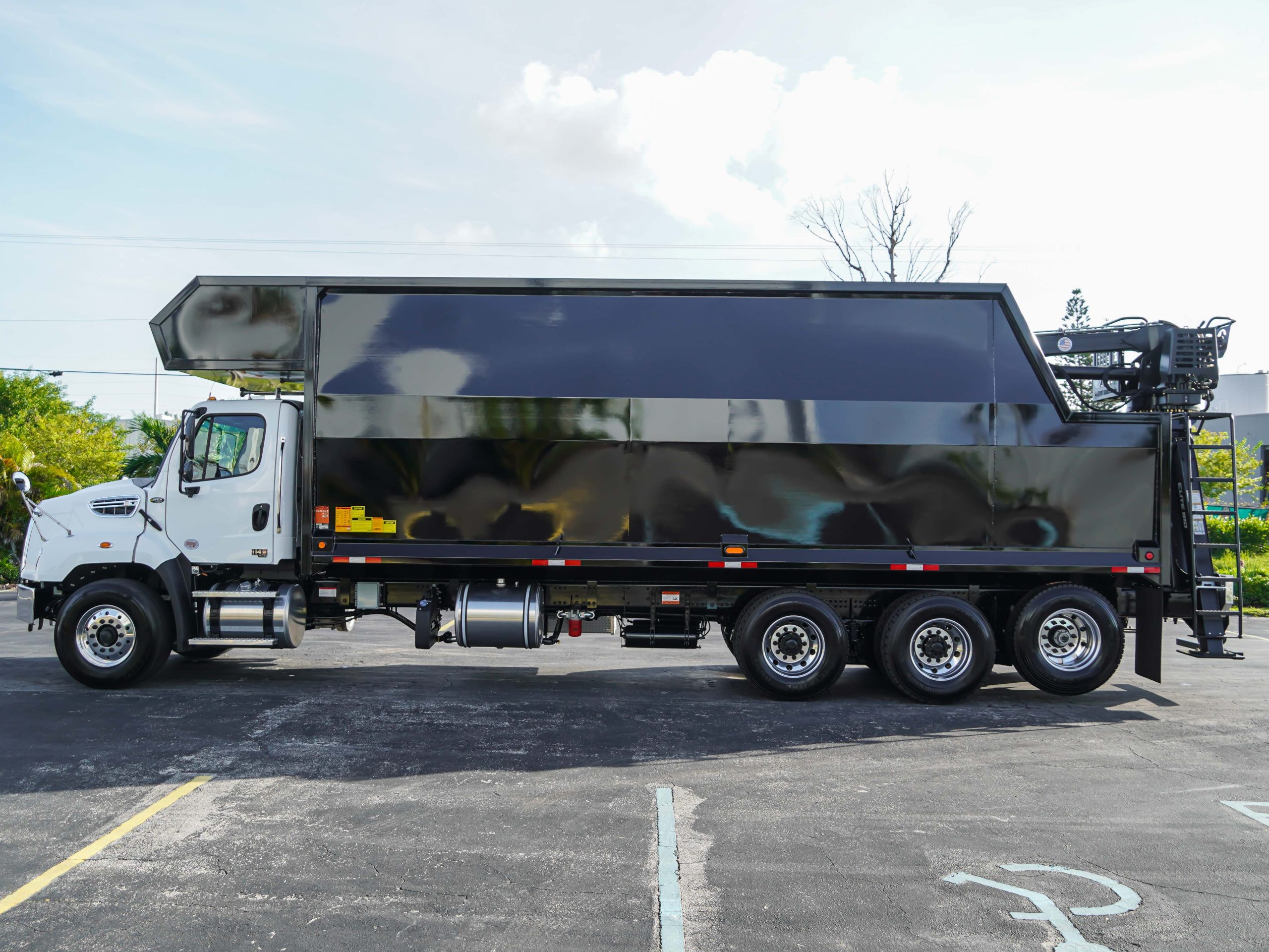 2027 FREIGHTLINER 114SD GRAPPLE TRUCK 2027 FREIGHTLINER 114SD GRAPPLE TRUCK - image 6 of 6