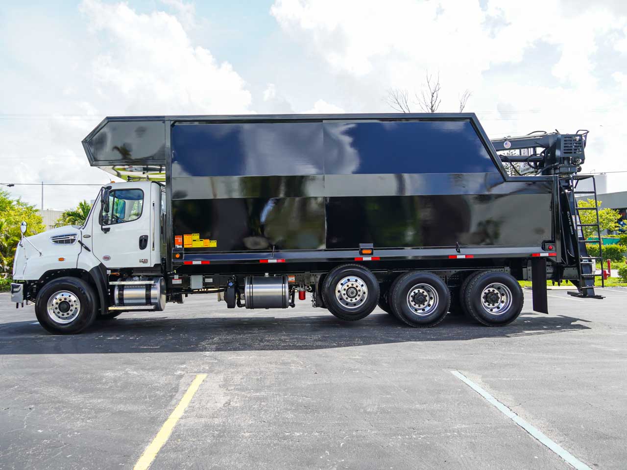 Freightliner 114SD Rotobec Elite 910 Rear Load Grapple Truck for Sale Freightliner 114SD Rotobec Elite 910 Rear Load Grapple Truck for Sale