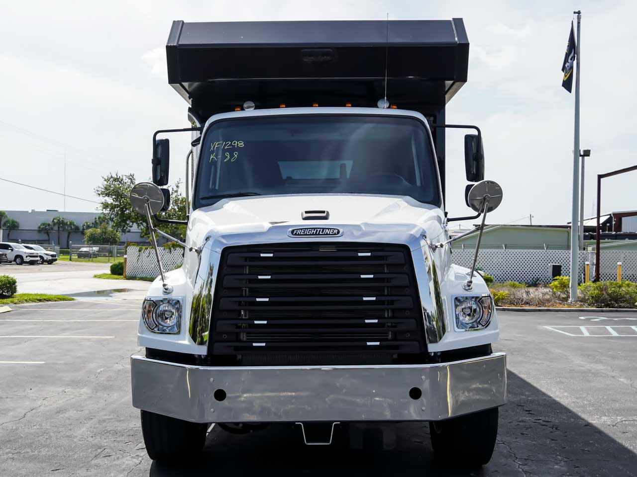 Freightliner 114SD Palfinger Grapple Truck for Sale Freightliner 114SD Palfinger Grapple Truck for Sale