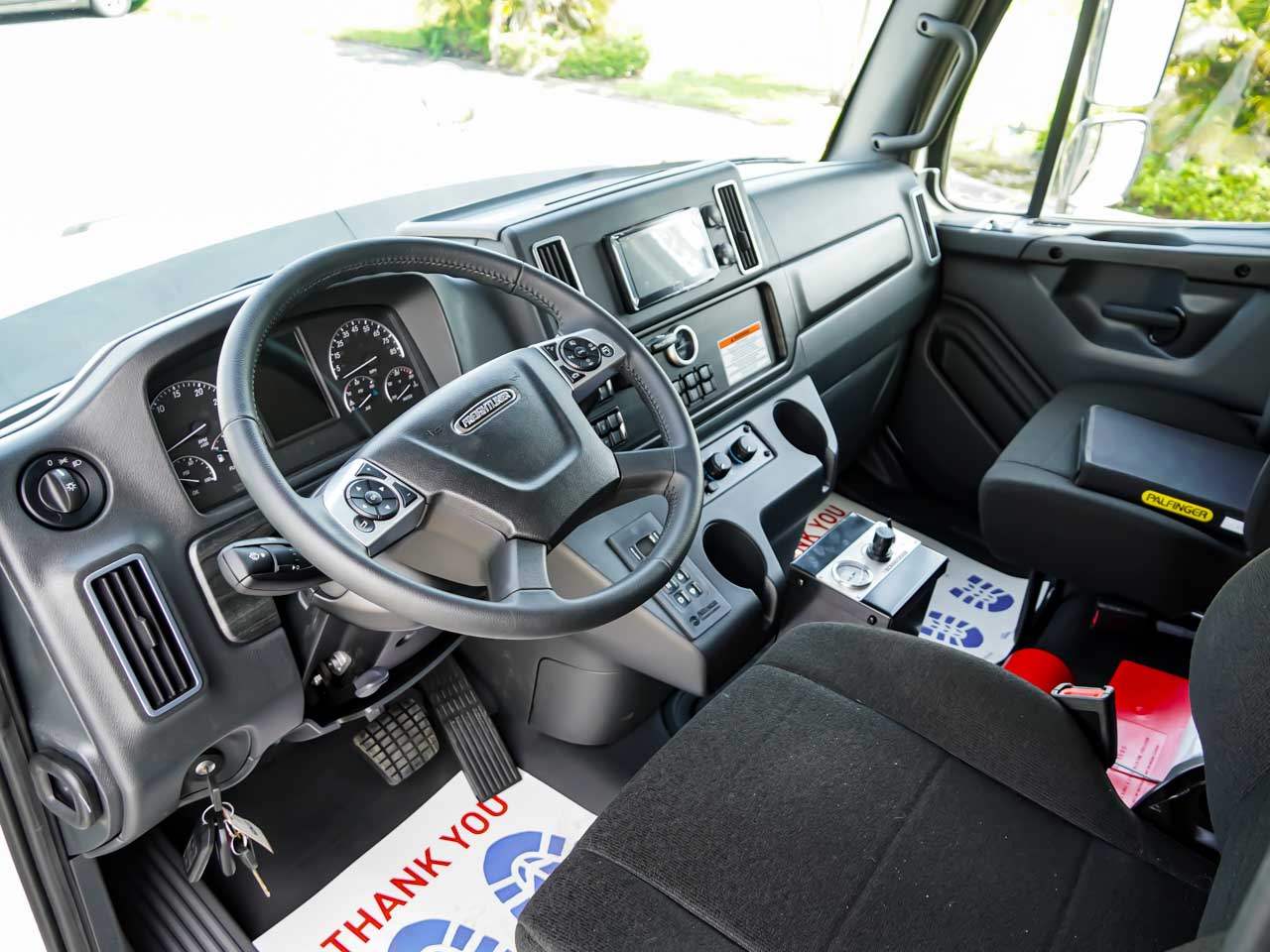 Freightliner 114SD Palfinger Rear Load Grapple Freightliner 114SD Palfinger Rear Load Grapple