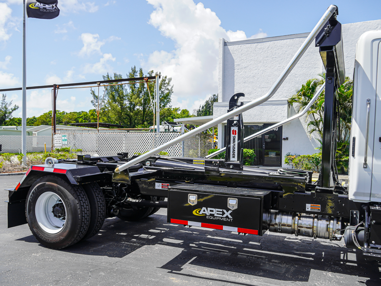 L7 Swaploader Hooklift Truck for Sale L7 Swaploader Hooklift Truck for Sale