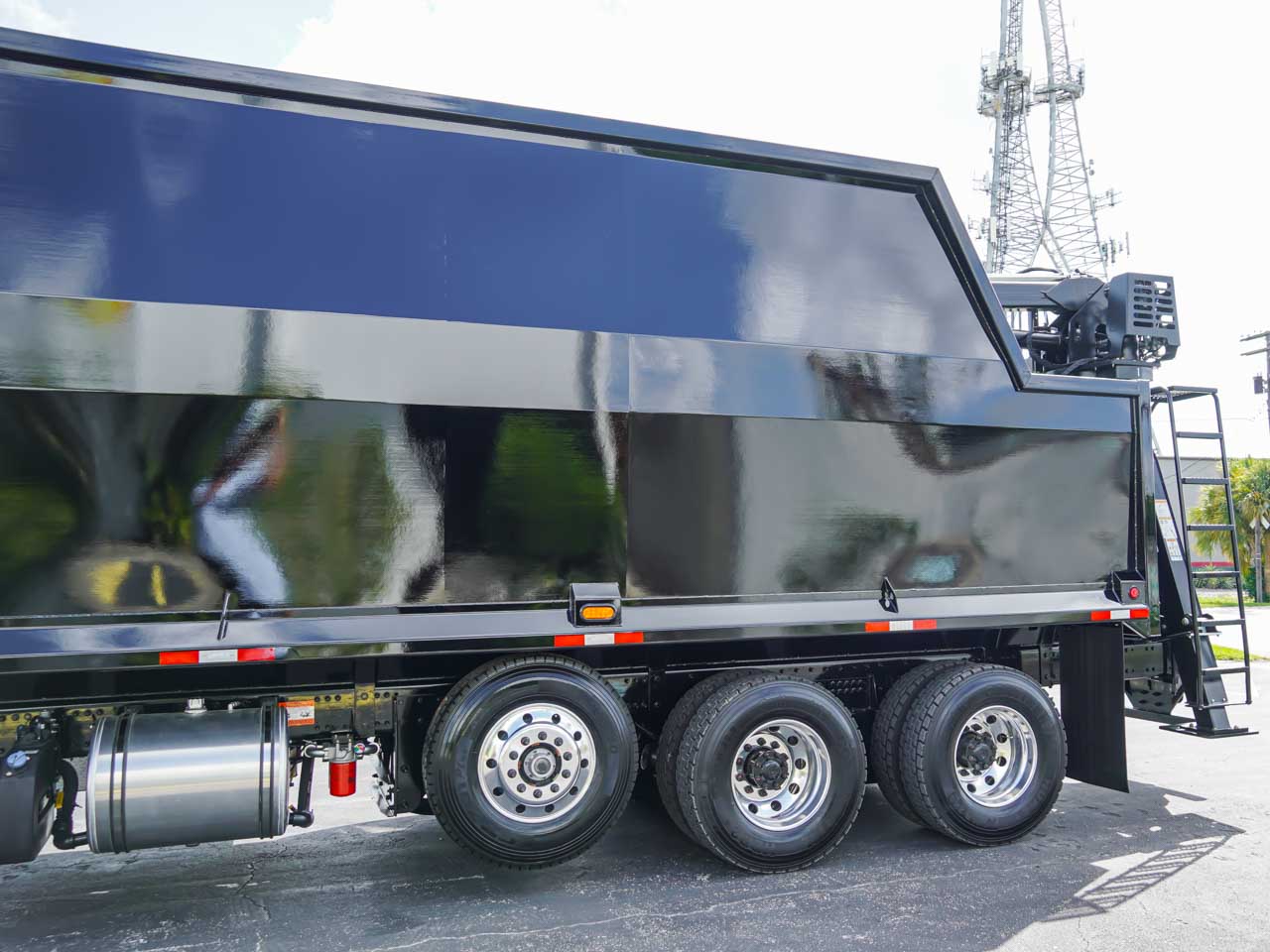 Rear Load Rotobec Knuckleboom Grapple Truck Rear Load Rotobec Knuckleboom Grapple Truck
