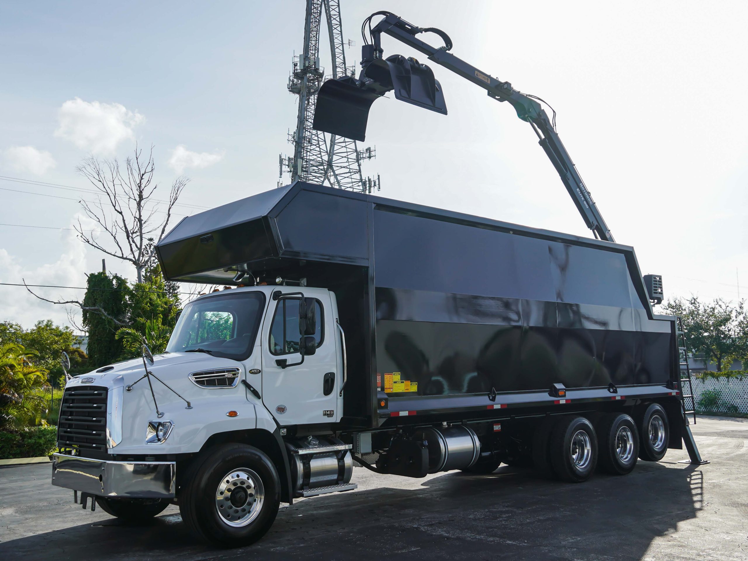 80 Yd. Grapple Body Truck for Sale 80 Yd. Grapple Body Truck for Sale