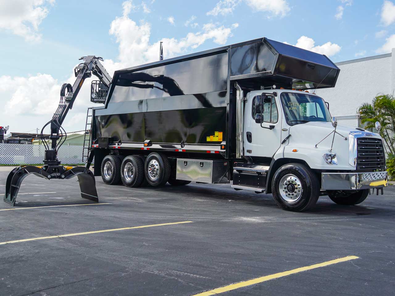 Knuckleboom Grapple Truck for Sale Knuckleboom Grapple Truck for Sale