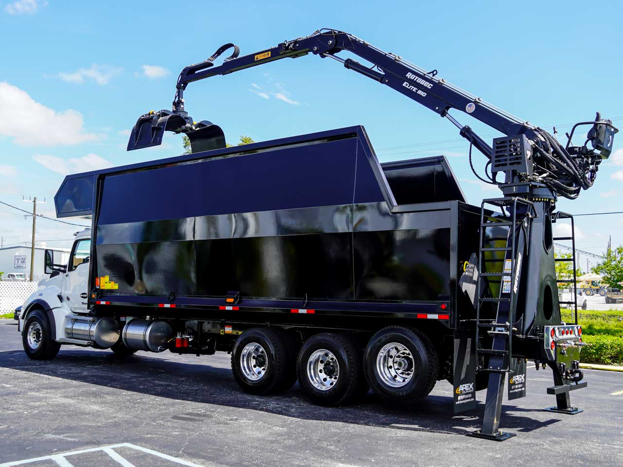 18_KW T880 Grapple Truck for Sale 18_KW T880 Grapple Truck for Sale
