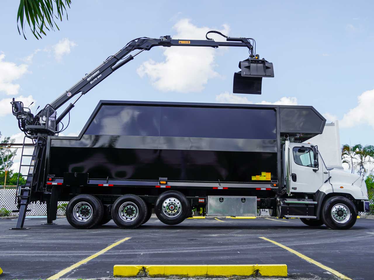Rear Load Rotobec 70 Yd. Box Rear Load Rotobec 70 Yd. Box