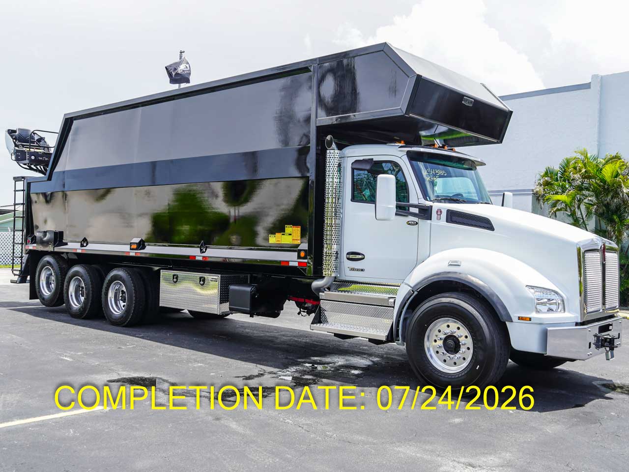 2027 KENWORTH T880 PALFINGER GRAPPLE TRUCK 2027 KENWORTH T880 PALFINGER GRAPPLE TRUCK - image 1 of 6