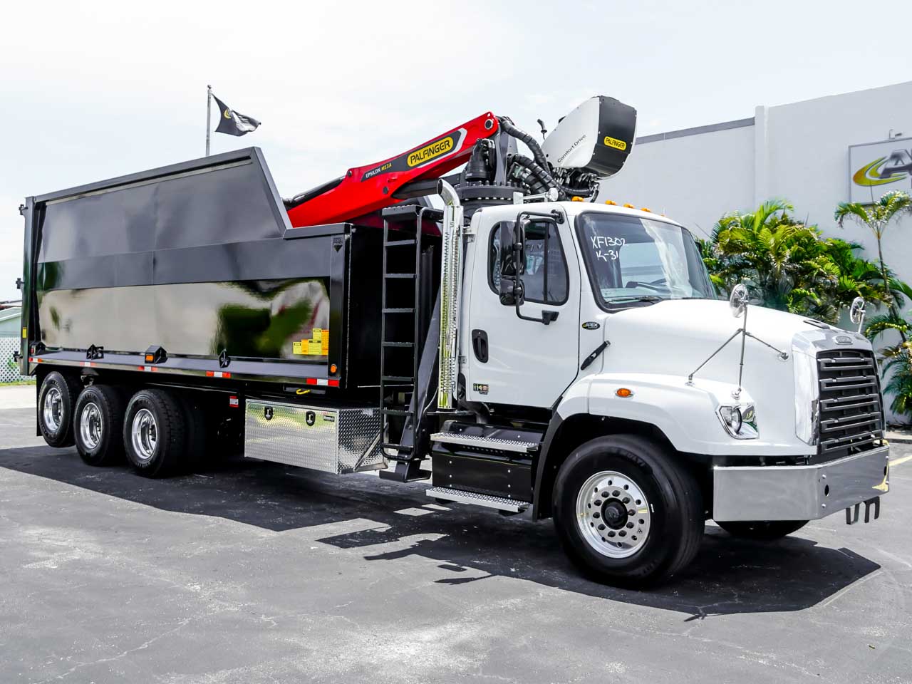 2027 FREIGHTLINER 114SD GRAPPLE TRUCK 2027 FREIGHTLINER 114SD GRAPPLE TRUCK - image 1 of 6