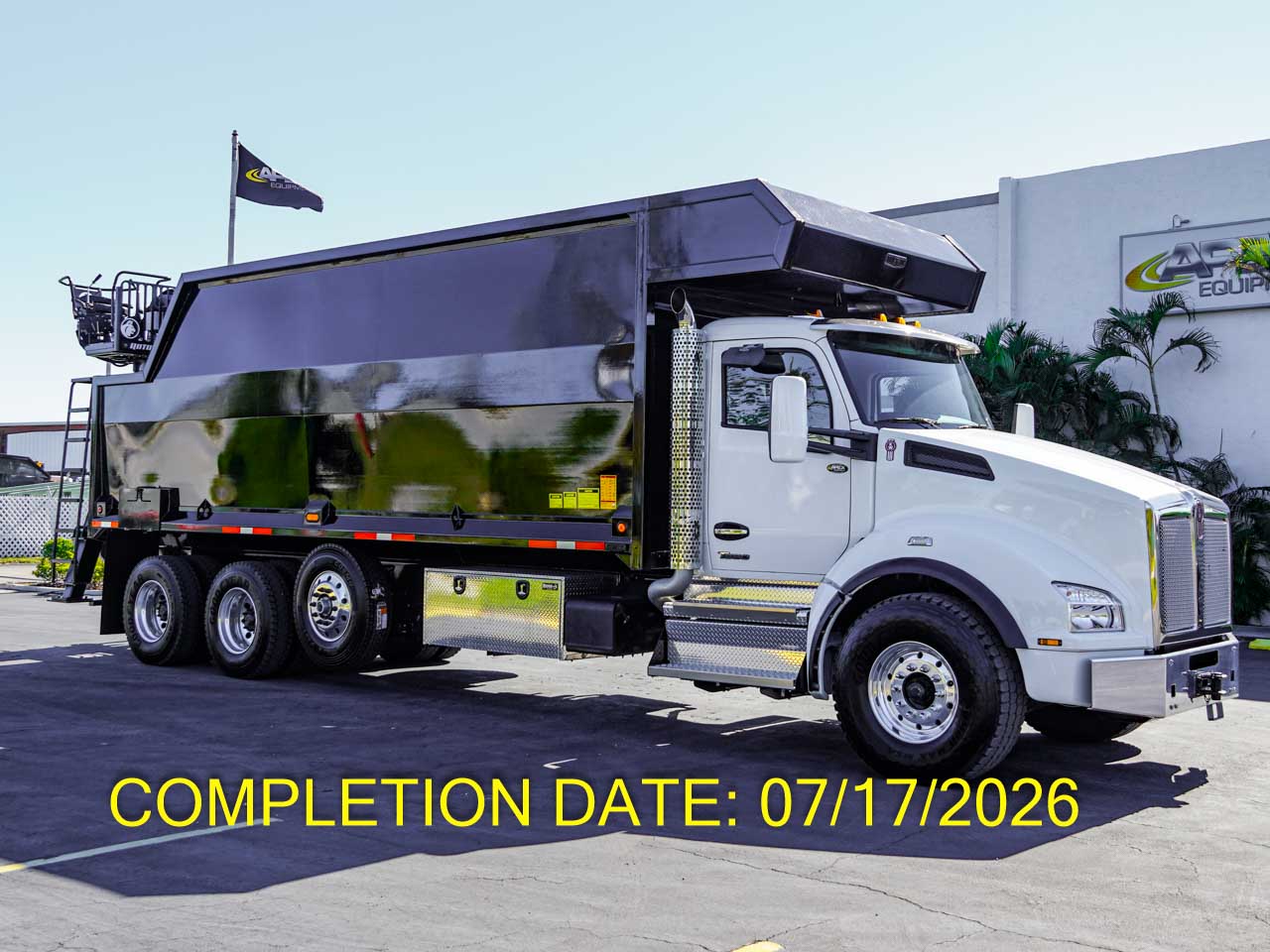 2027 KENWORTH T880 ROTOBEC GRAPPLE TRUCK 2027 KENWORTH T880 ROTOBEC GRAPPLE TRUCK - image 1 of 6