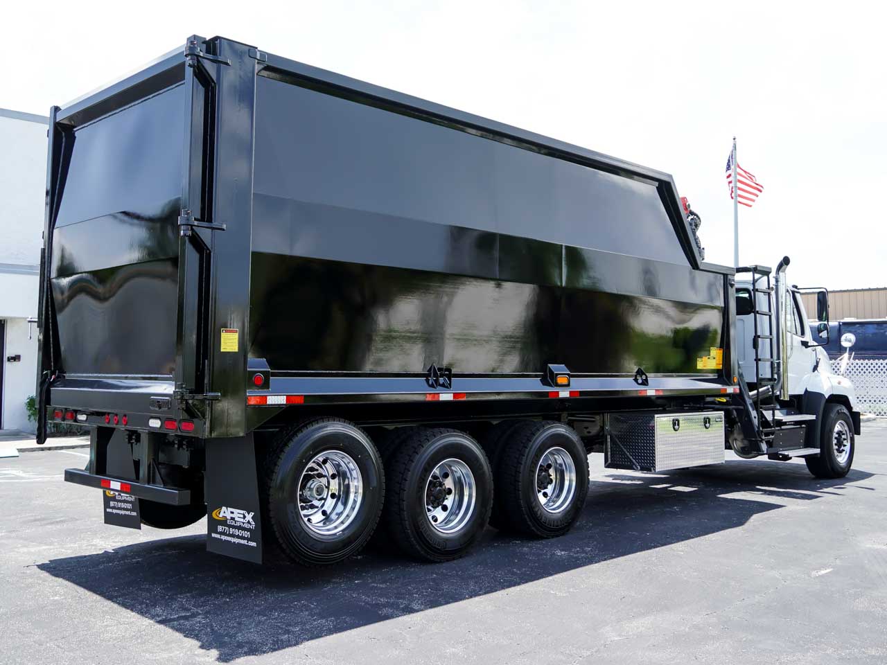 2027 FREIGHTLINER 114SD GRAPPLE TRUCK 2027 FREIGHTLINER 114SD GRAPPLE TRUCK - image 3 of 6