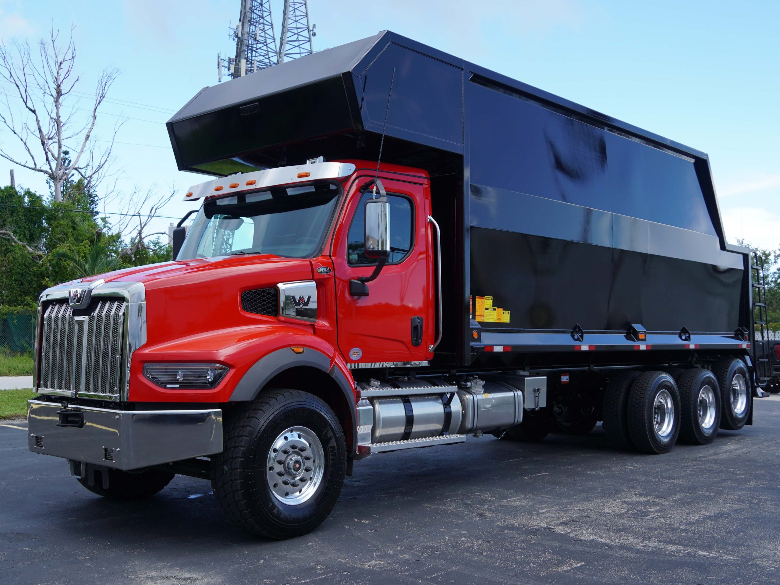 2027 WESTERN STAR 49X GRAPPLE TRUCK 2027 WESTERN STAR 49X GRAPPLE TRUCK - image 2 of 6