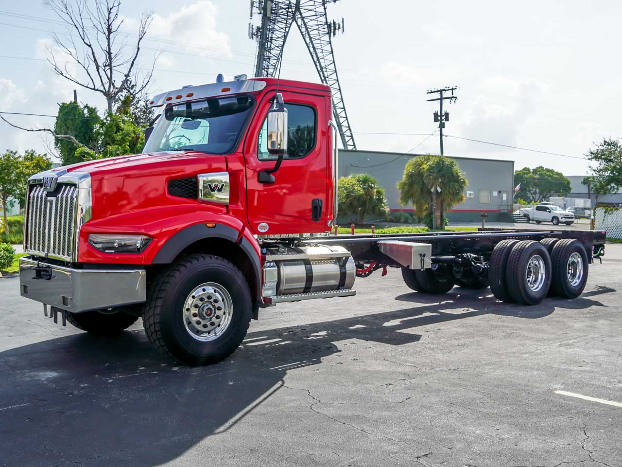2027 WESTERN STAR 49X GRAPPLE TRUCK 2027 WESTERN STAR 49X GRAPPLE TRUCK - image 2 of 6