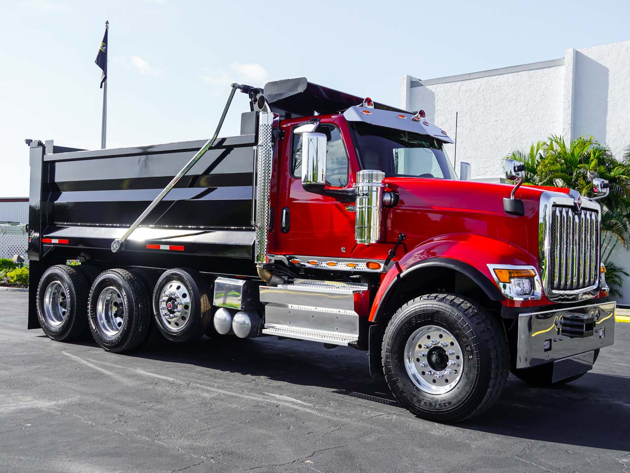 2026 INTERNATIONAL HX520 DUMP TRUCK FOR SALE 2026 INTERNATIONAL HX520 DUMP TRUCK FOR SALE - image 1 of 4