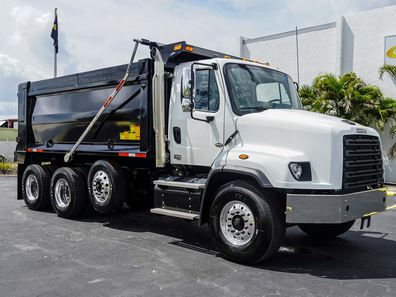 2026 FREIGHTLINER 114SD DUMP TRUCK FOR SALE 2026 FREIGHTLINER 114SD DUMP TRUCK FOR SALE - image 1 of 6