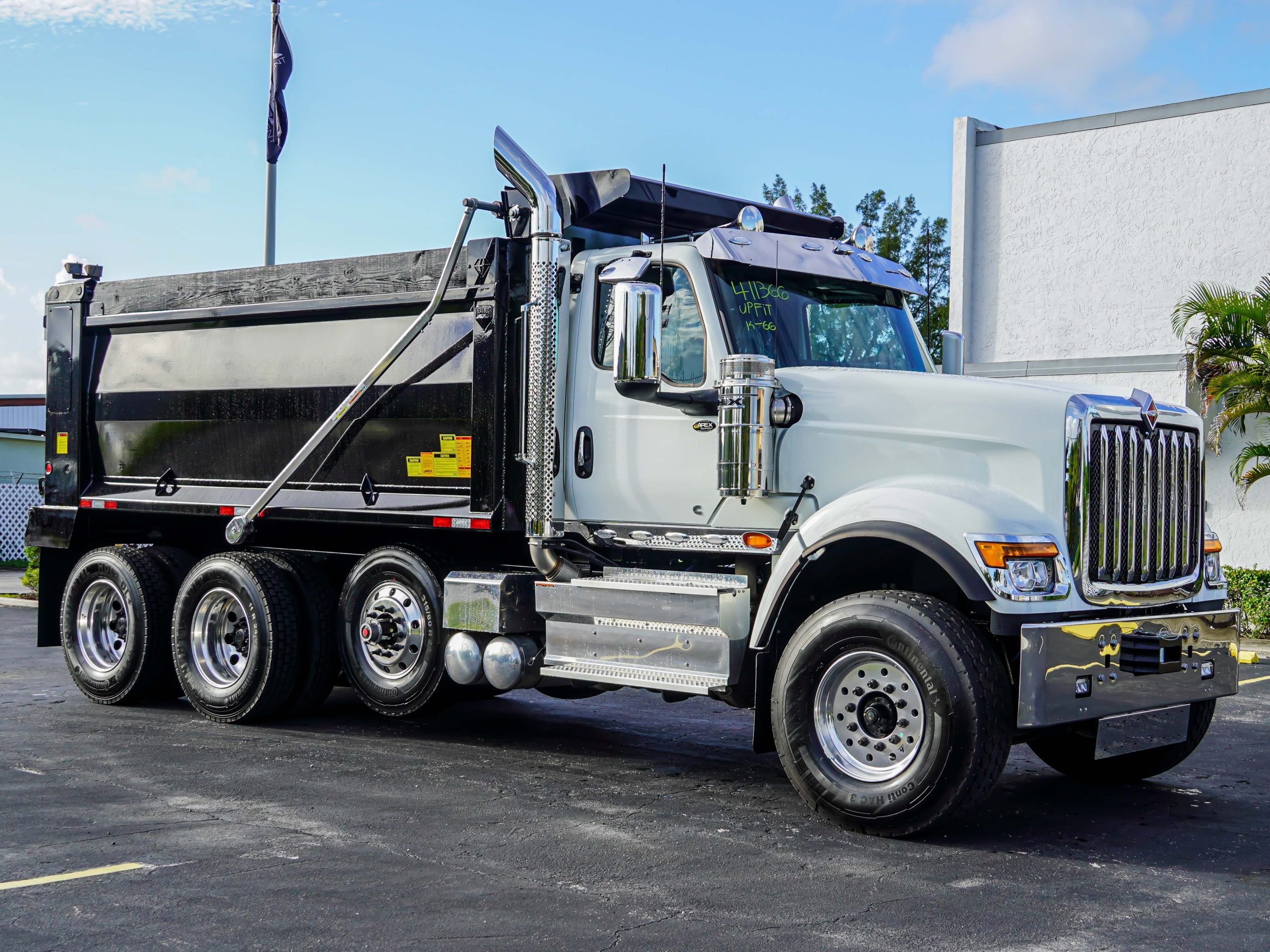 2026 INTERNATIONAL HX520 DUMP TRUCK FOR SALE 2026 INTERNATIONAL HX520 DUMP TRUCK FOR SALE - image 1 of 6