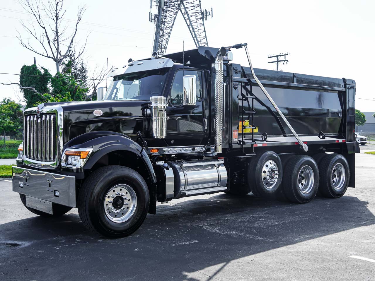 2026 INTERNATIONAL HX520 DUMP TRUCK FOR SALE 2026 INTERNATIONAL HX520 DUMP TRUCK FOR SALE - image 2 of 4