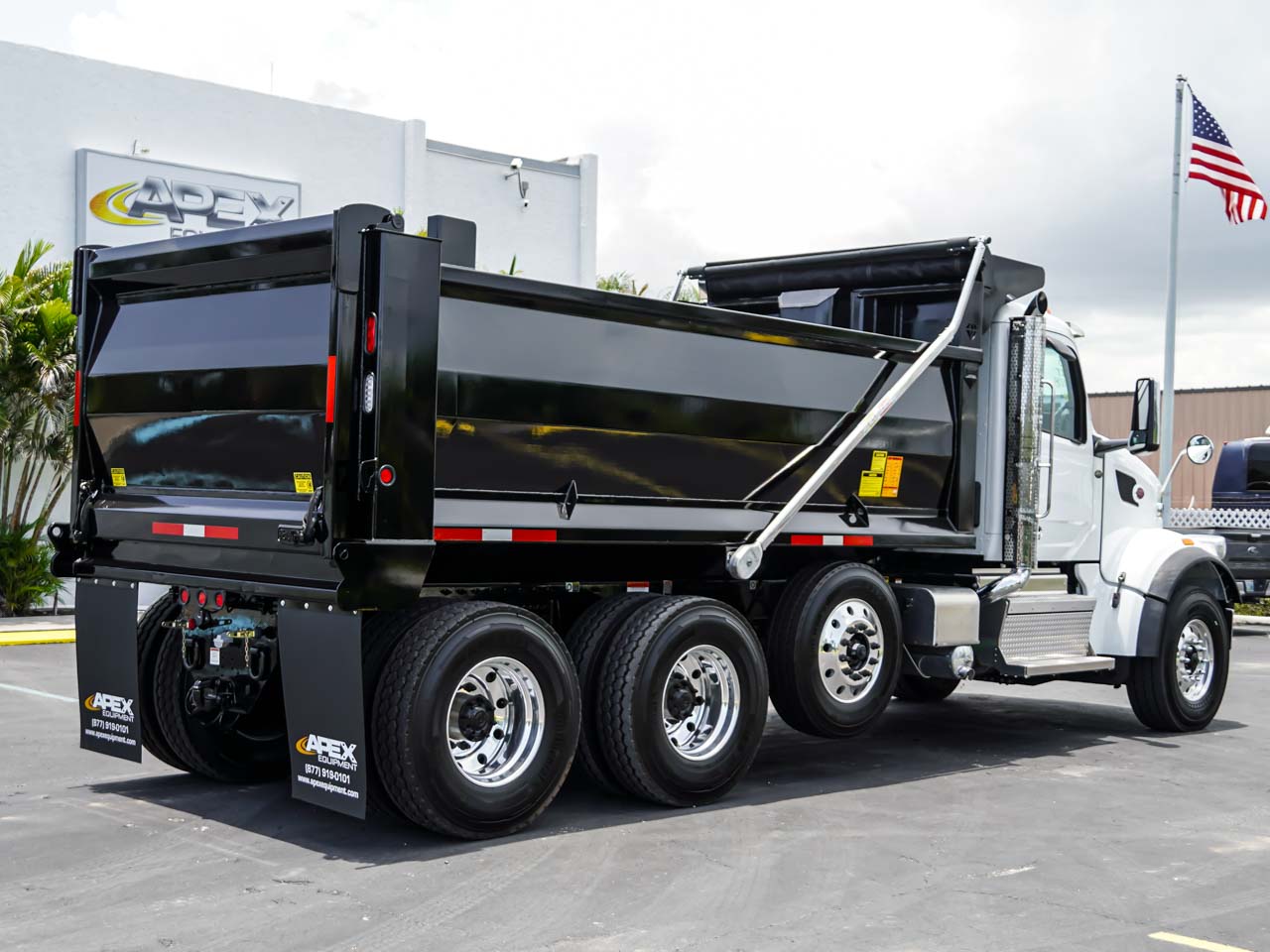 2026 PETERBILT 567 DUMP TRUCK FOR SALE 2026 PETERBILT 567 DUMP TRUCK FOR SALE - image 5 of 6
