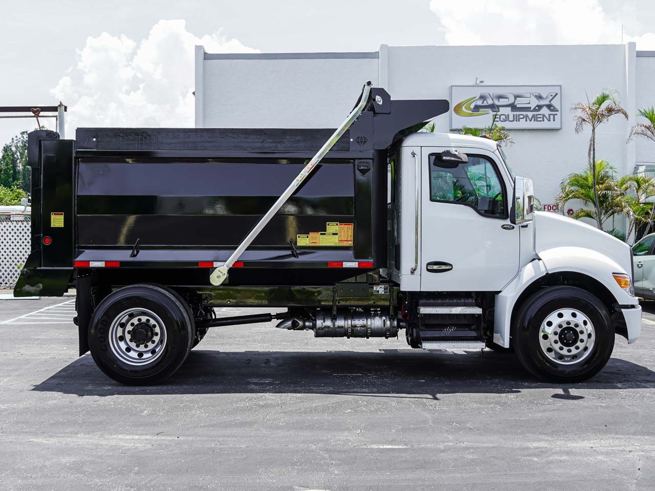 2026 KENWORTH T280 DUMP TRUCK FOR SALE 2026 KENWORTH T280 DUMP TRUCK FOR SALE - image 5 of 6